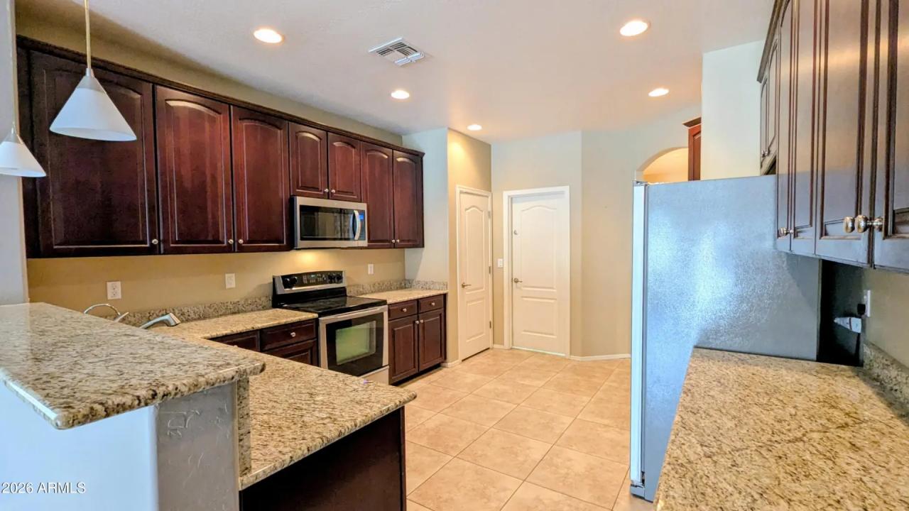 Real Estate Picture 9