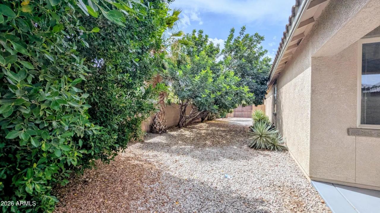 Real Estate Picture 32