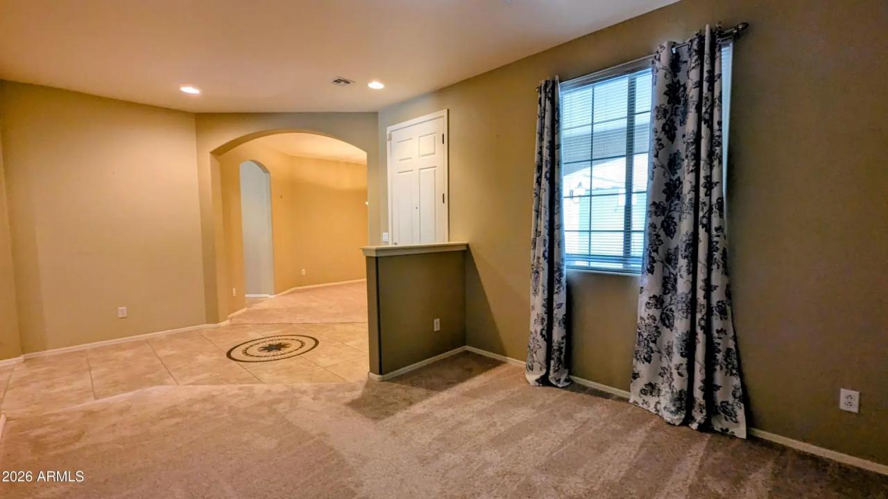 Real Estate Picture 7