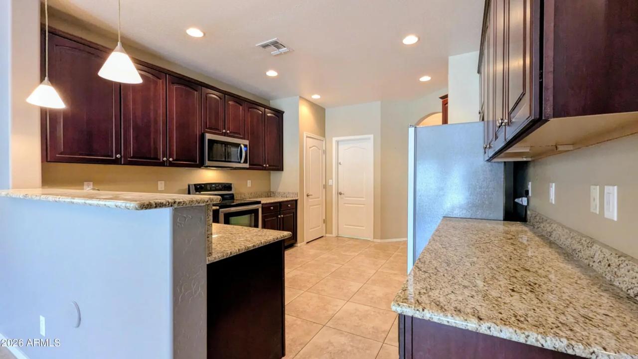 Real Estate Picture 11