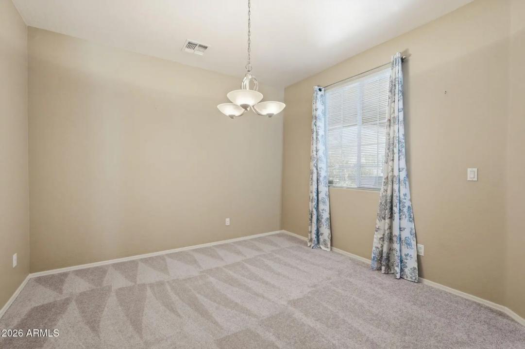 Real Estate Picture 11