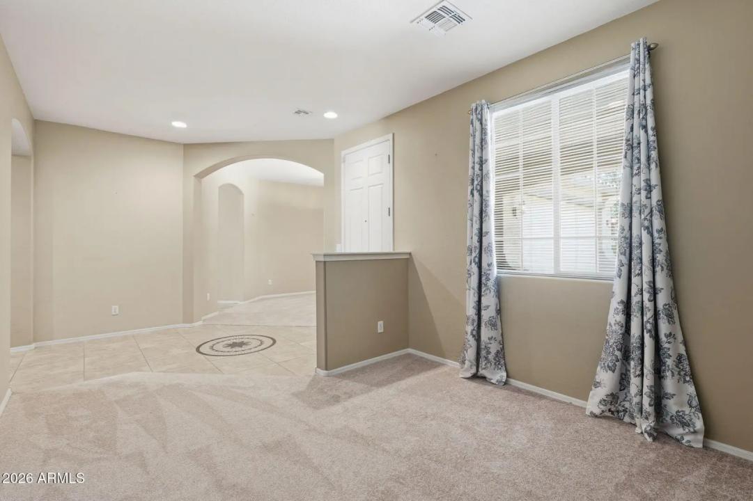 Real Estate Picture 9