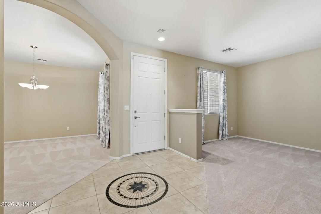 Real Estate Picture 7