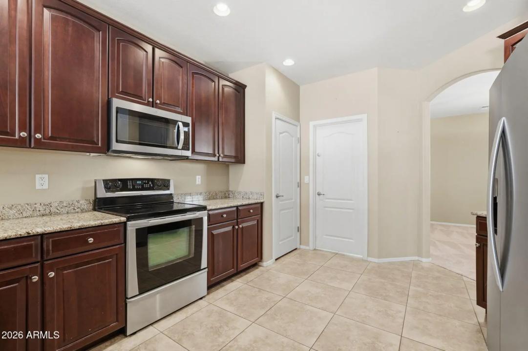 Real Estate Picture 18