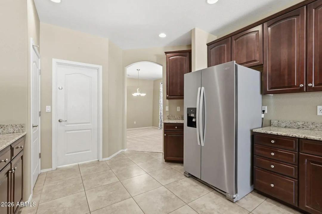 Real Estate Picture 17
