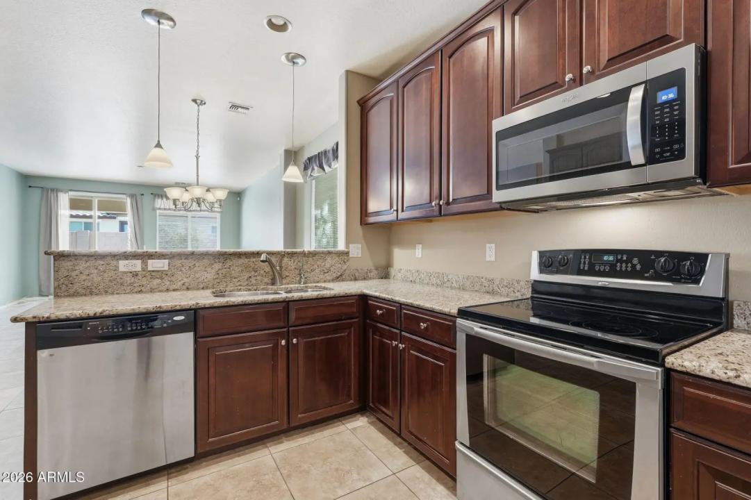 Real Estate Picture 16