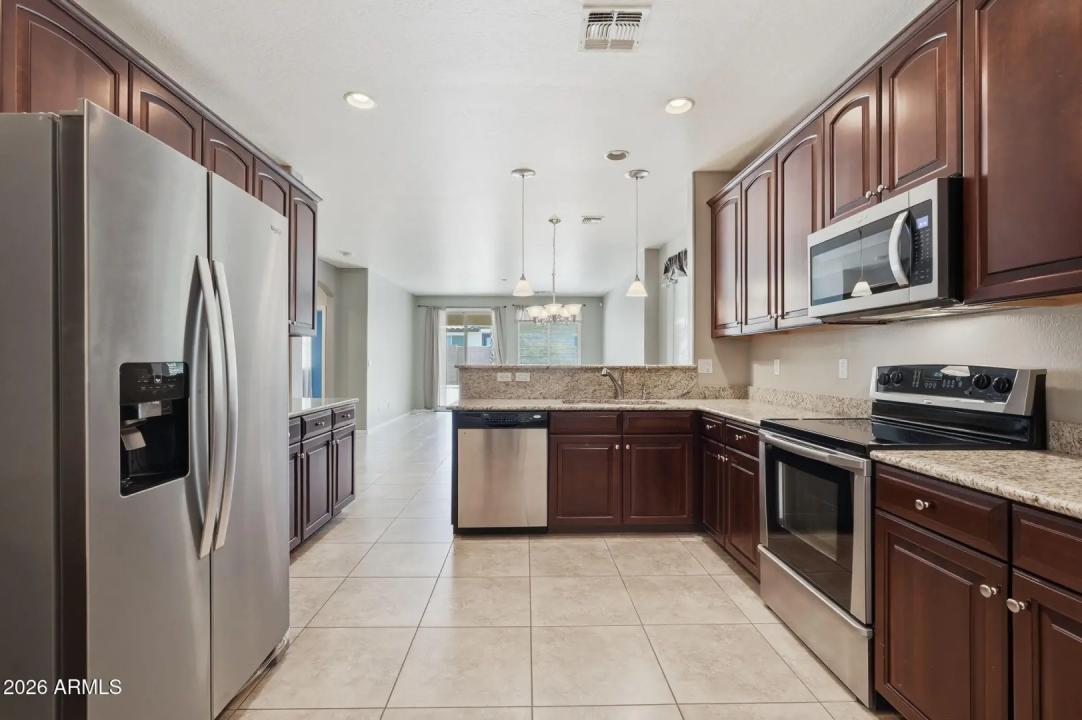 Real Estate Picture 14