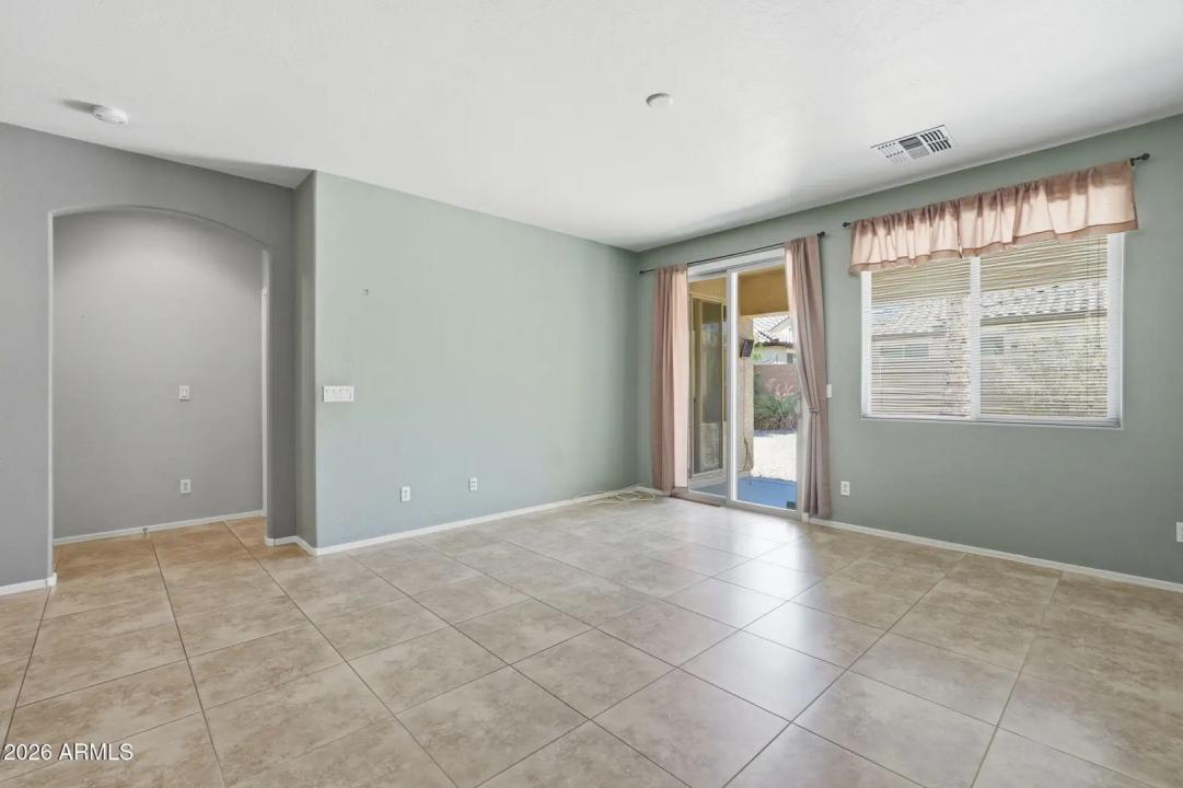 Real Estate Picture 23