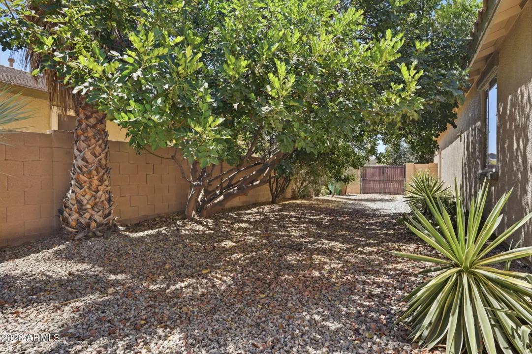 Real Estate Picture 30