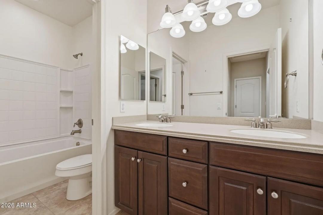 Real Estate Picture 40