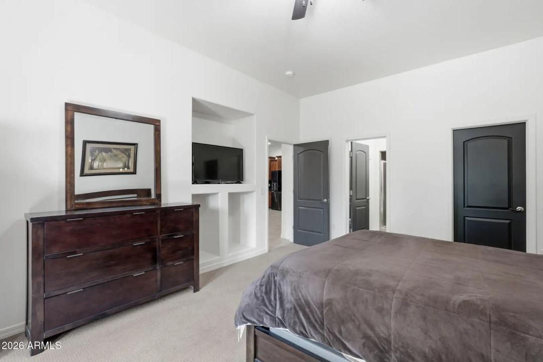 Real Estate Picture 17