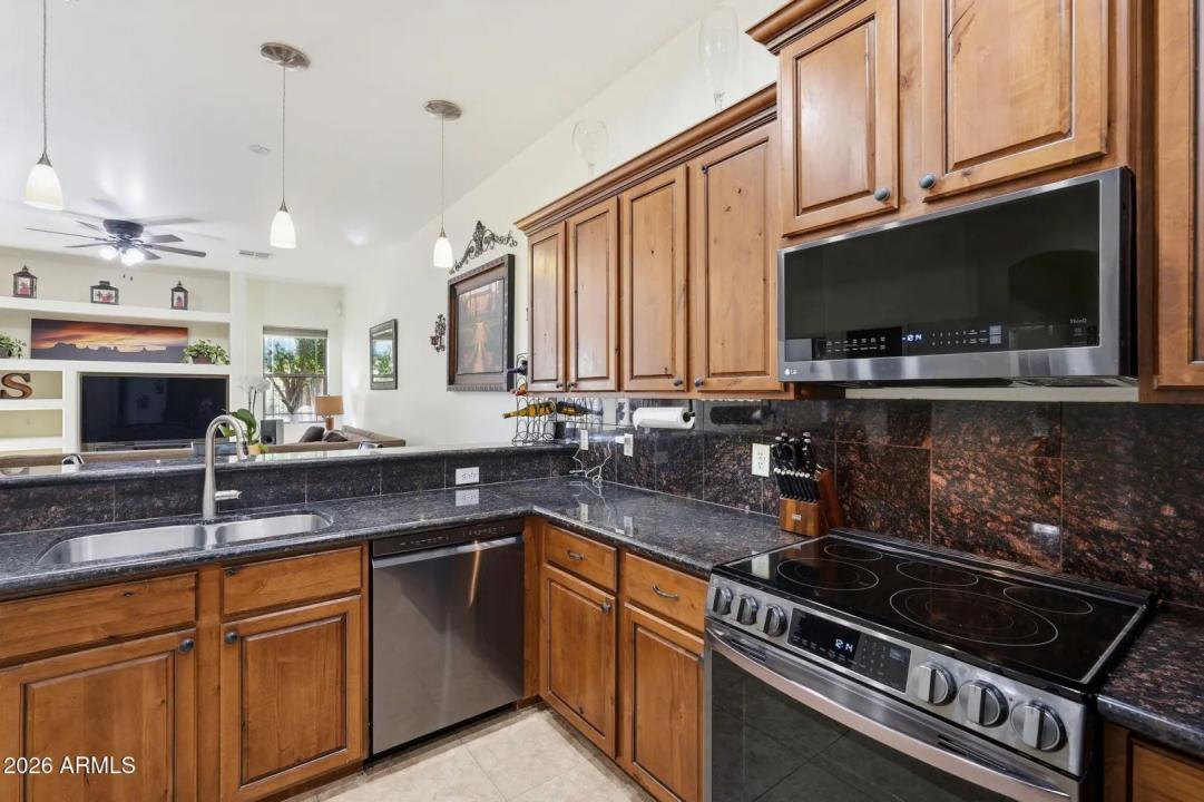 Real Estate Picture 5