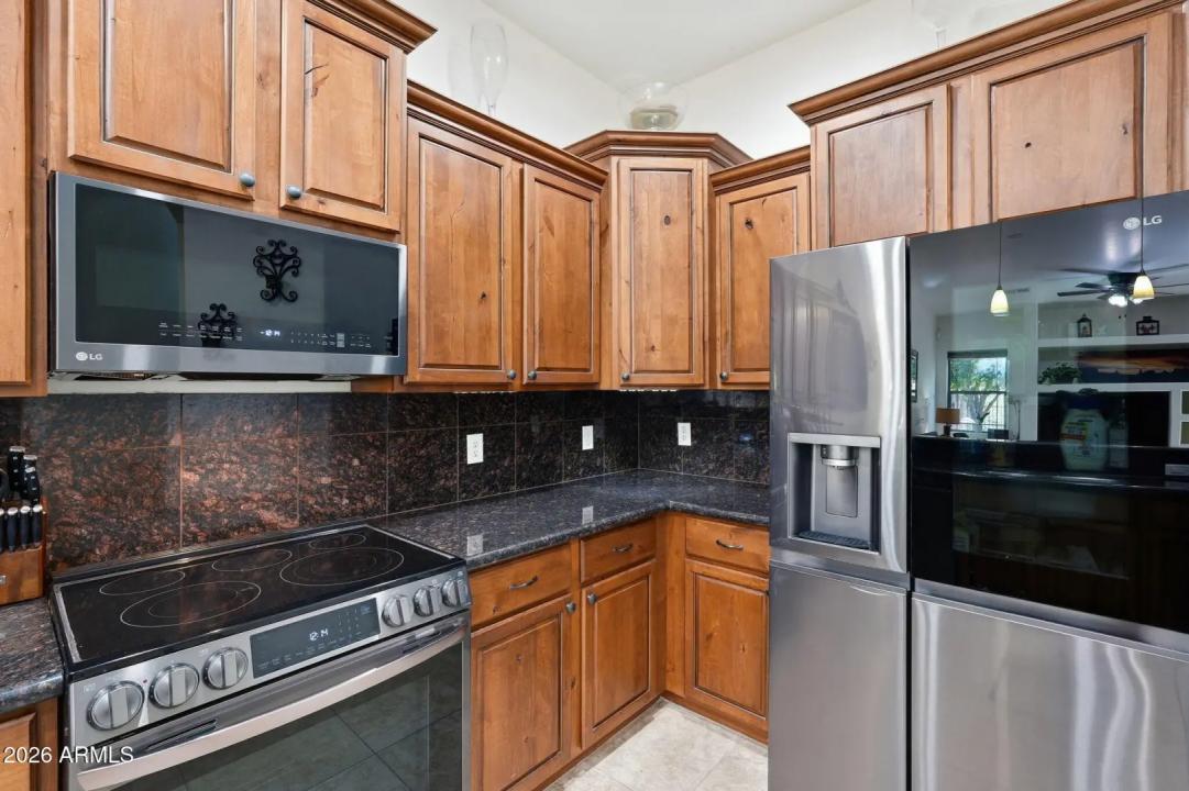 Real Estate Picture 9