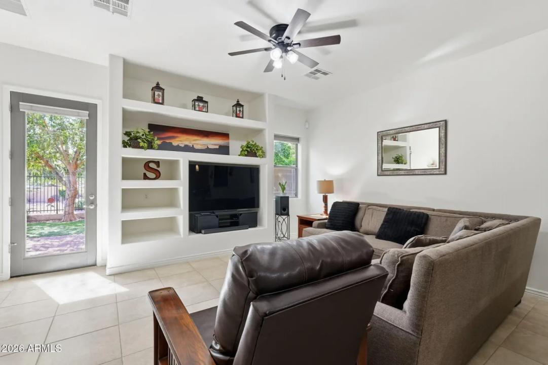 Real Estate Picture 22