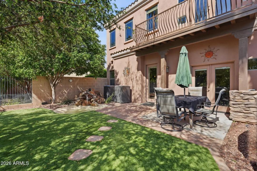 Real Estate Picture 50