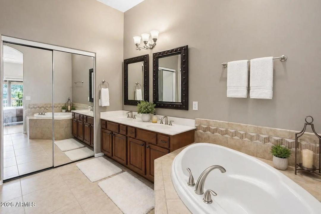 Real Estate Picture 14