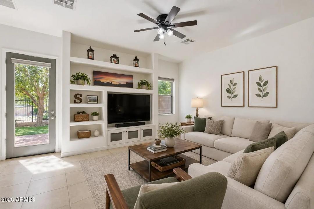 Real Estate Picture 10