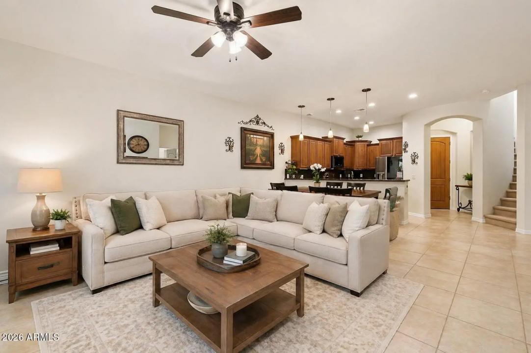 Real Estate Picture 4