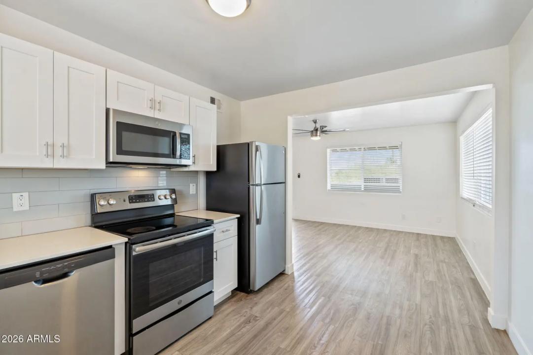 Real Estate Picture 9