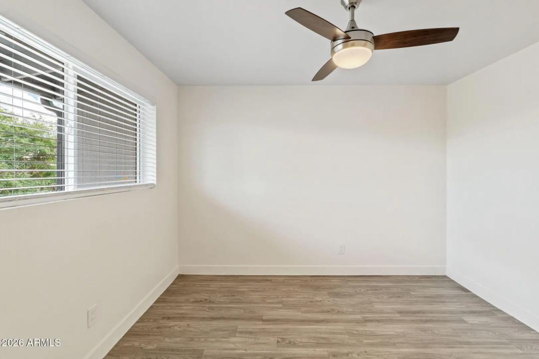 Real Estate Picture 13