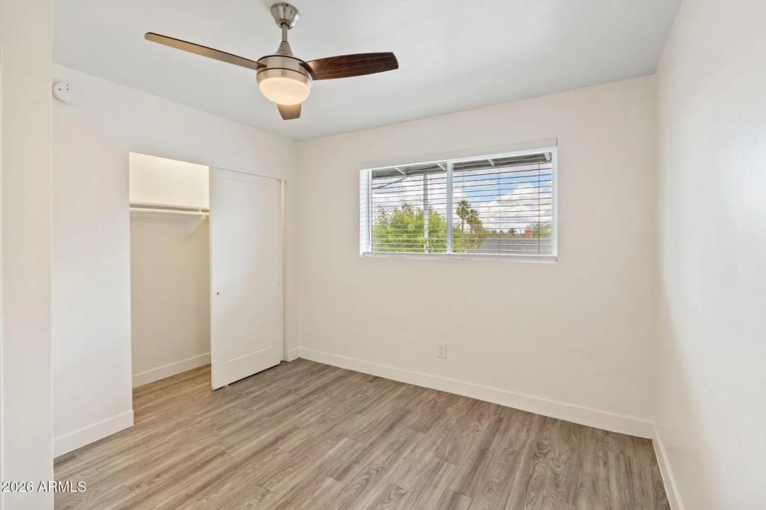 Real Estate Picture 14