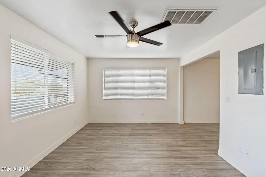 Real Estate Picture 7