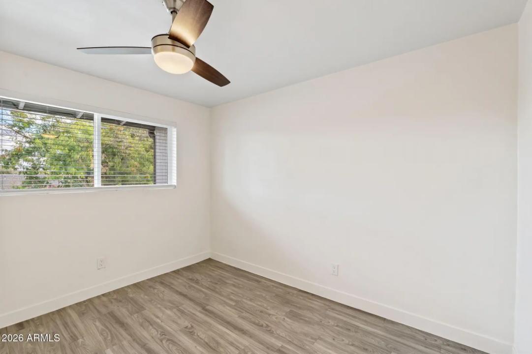 Real Estate Picture 15