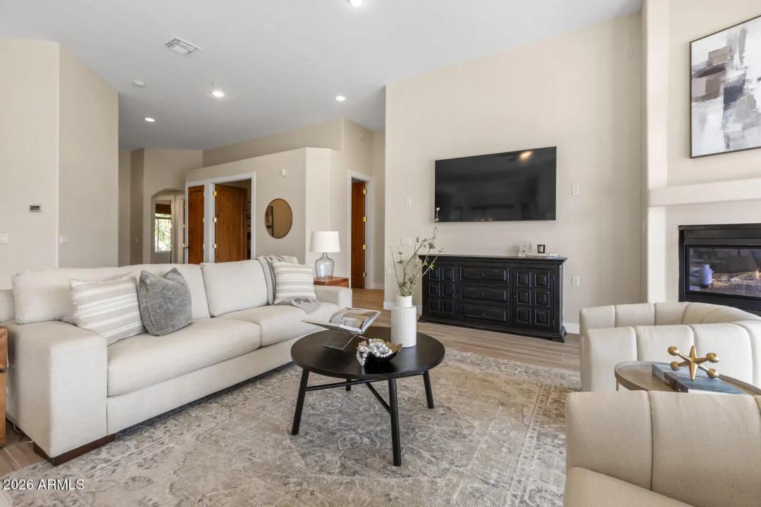 Real Estate Picture 7