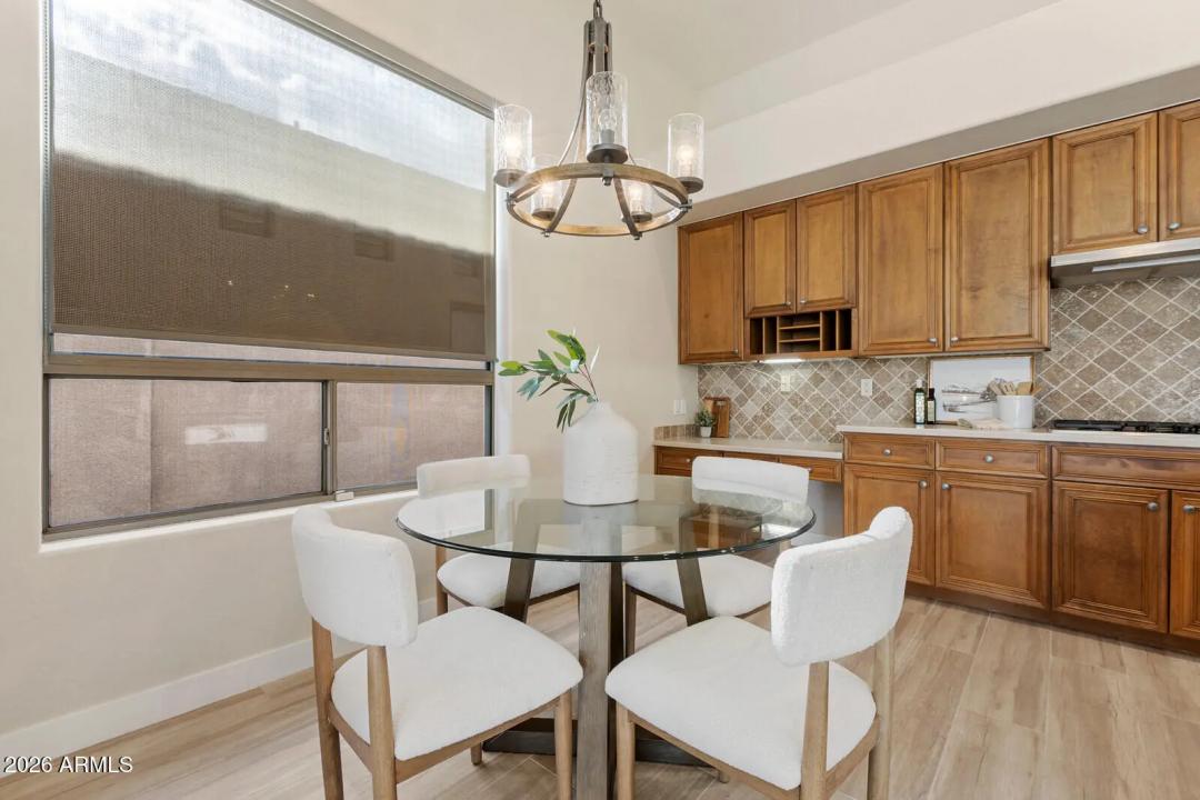 Real Estate Picture 10