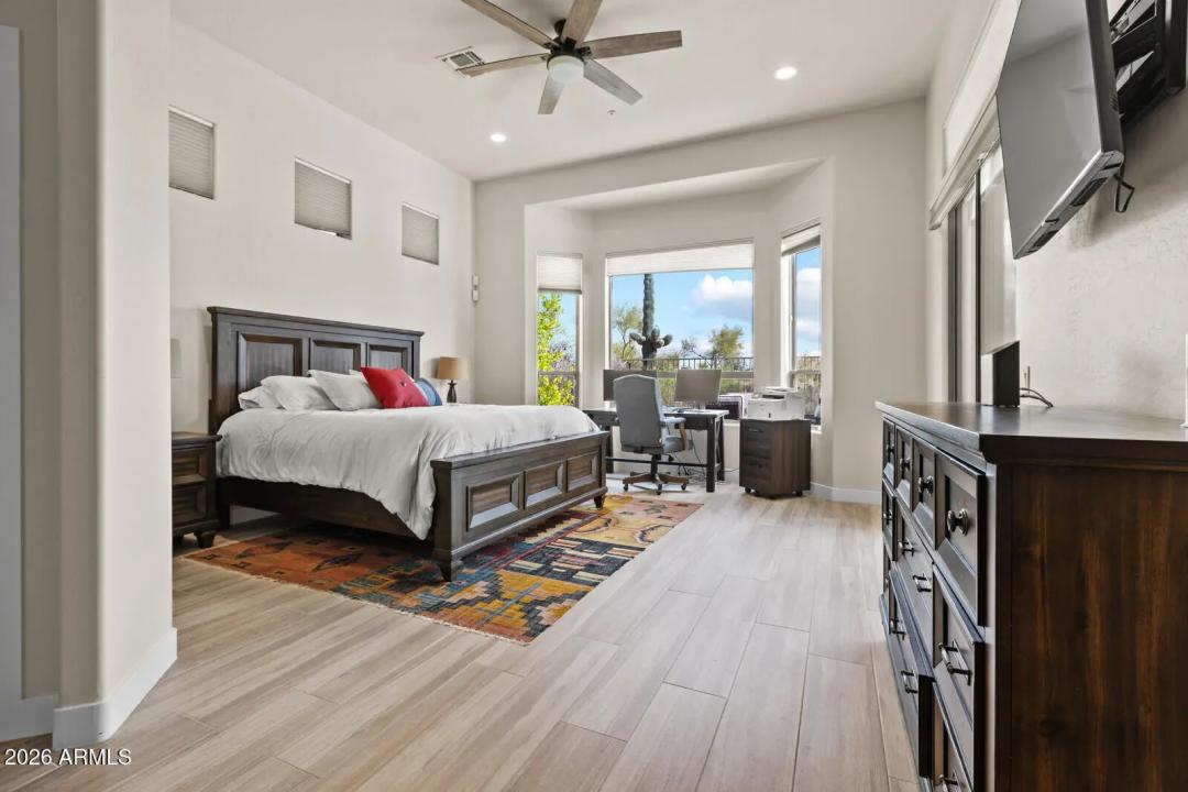 Real Estate Picture 17