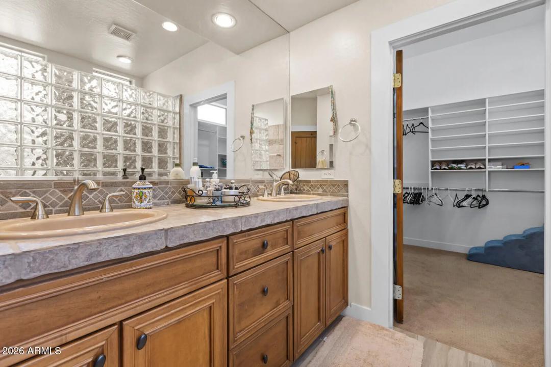 Real Estate Picture 19