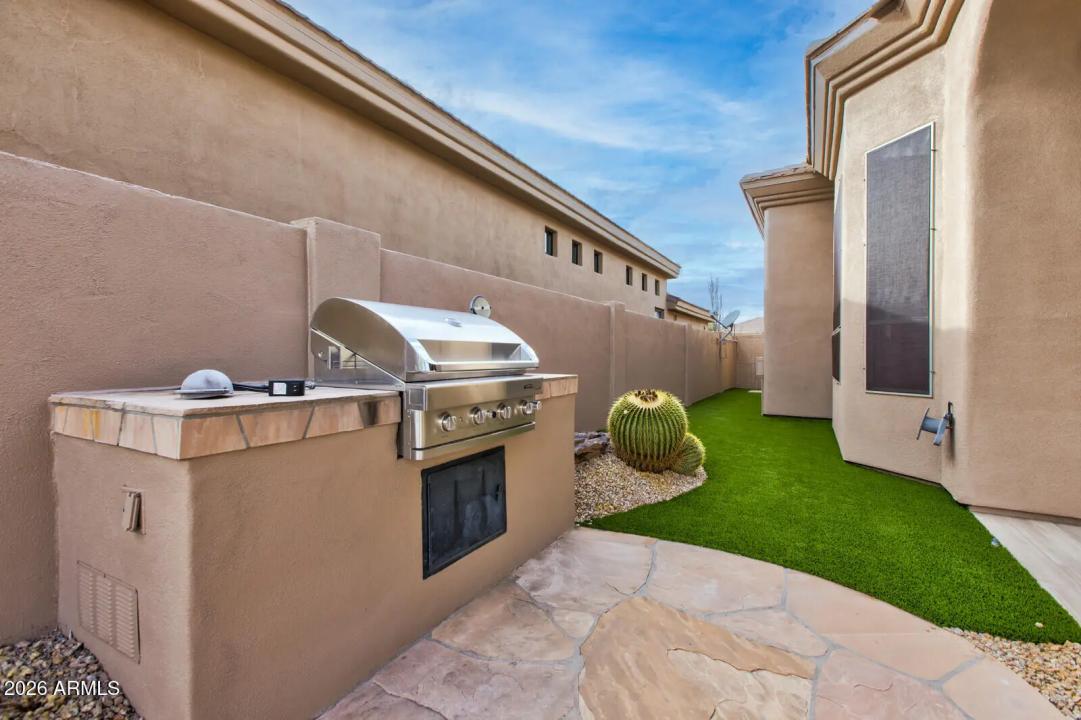 Real Estate Picture 23