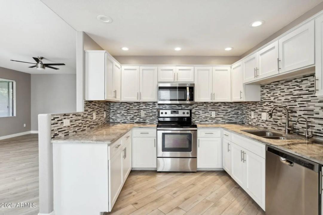 Real Estate Picture 7