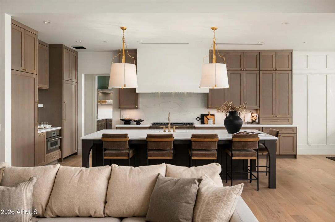 Real Estate Picture 7