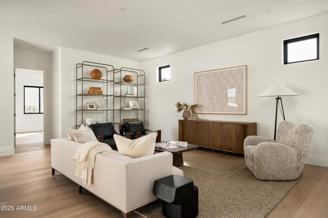 Real Estate Picture 16