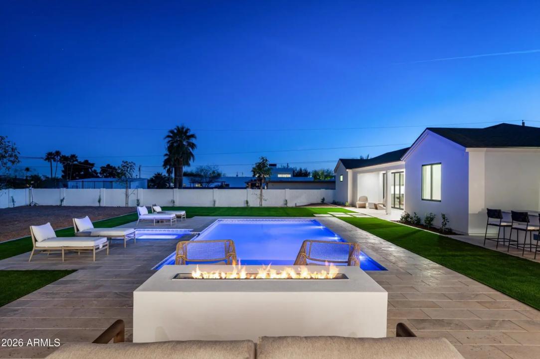 Real Estate Picture 24