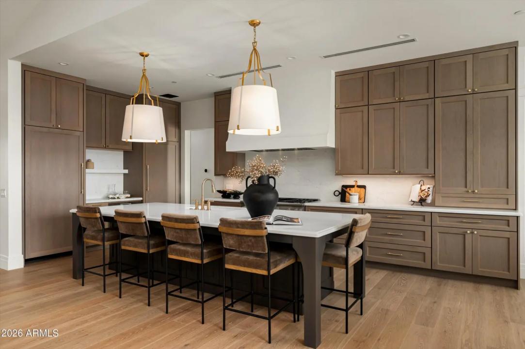 Real Estate Picture 7