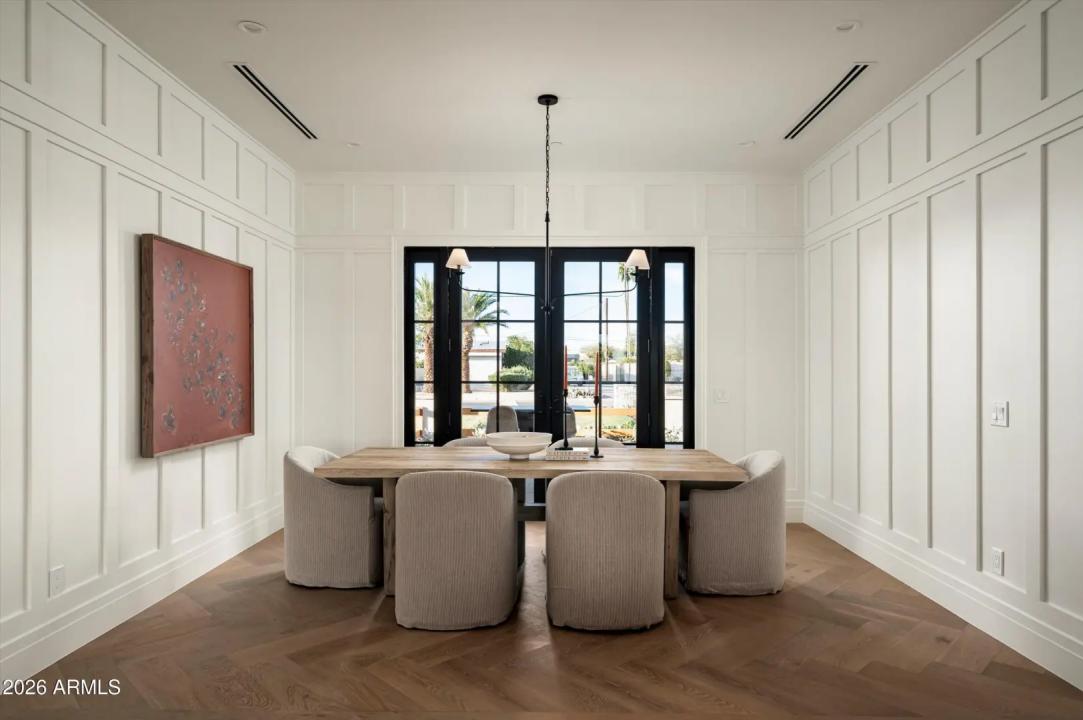 Real Estate Picture 24