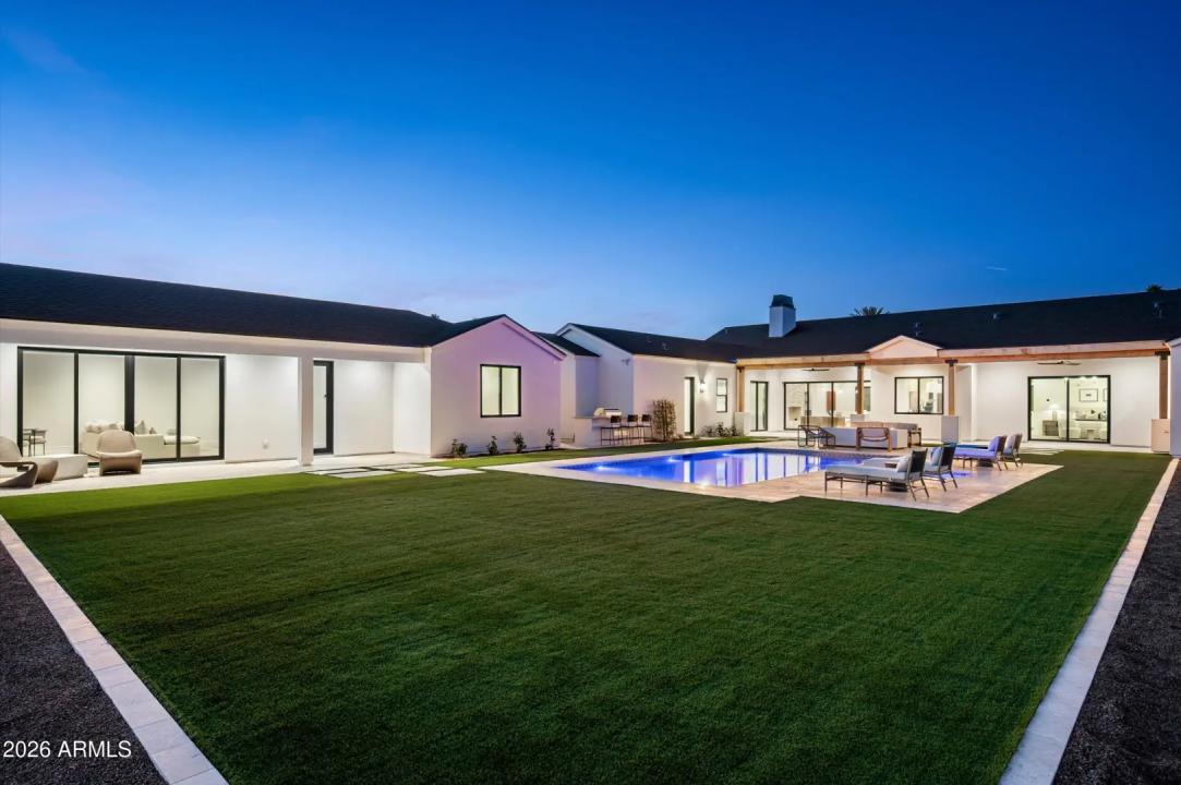 Real Estate Picture 16