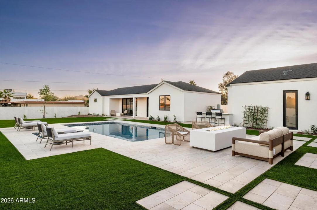Real Estate Picture 15