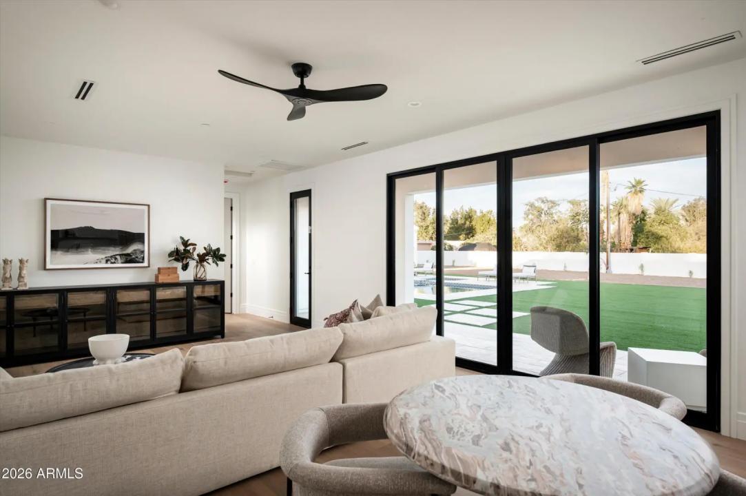 Real Estate Picture 18