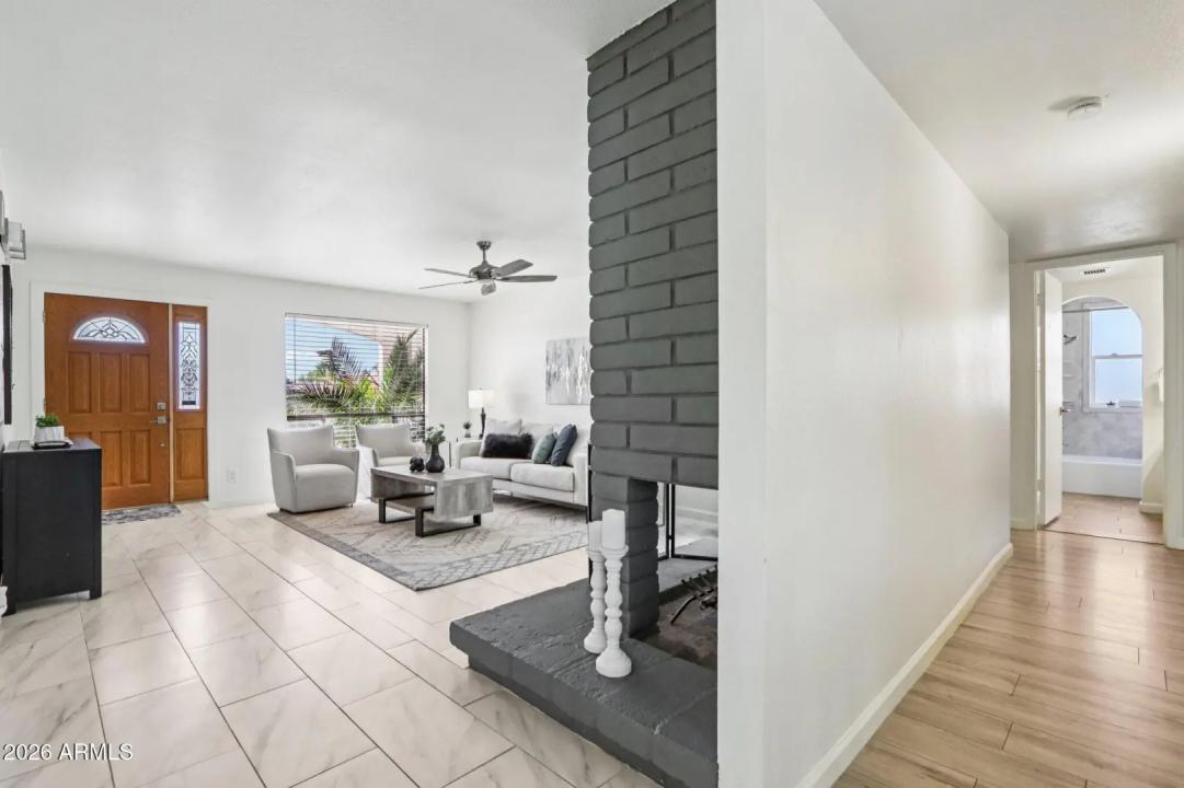 Real Estate Picture 7