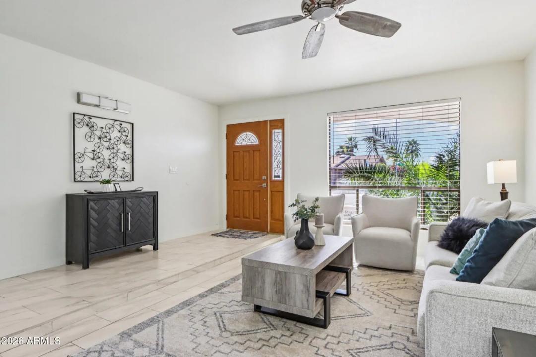 Real Estate Picture 5