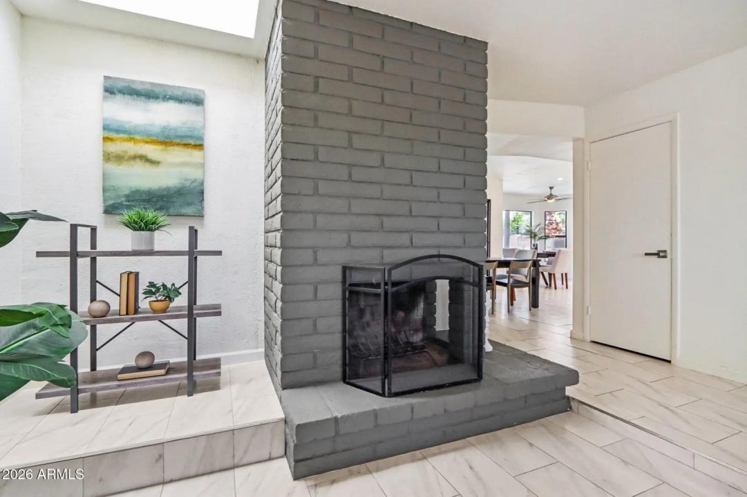 Real Estate Picture 8