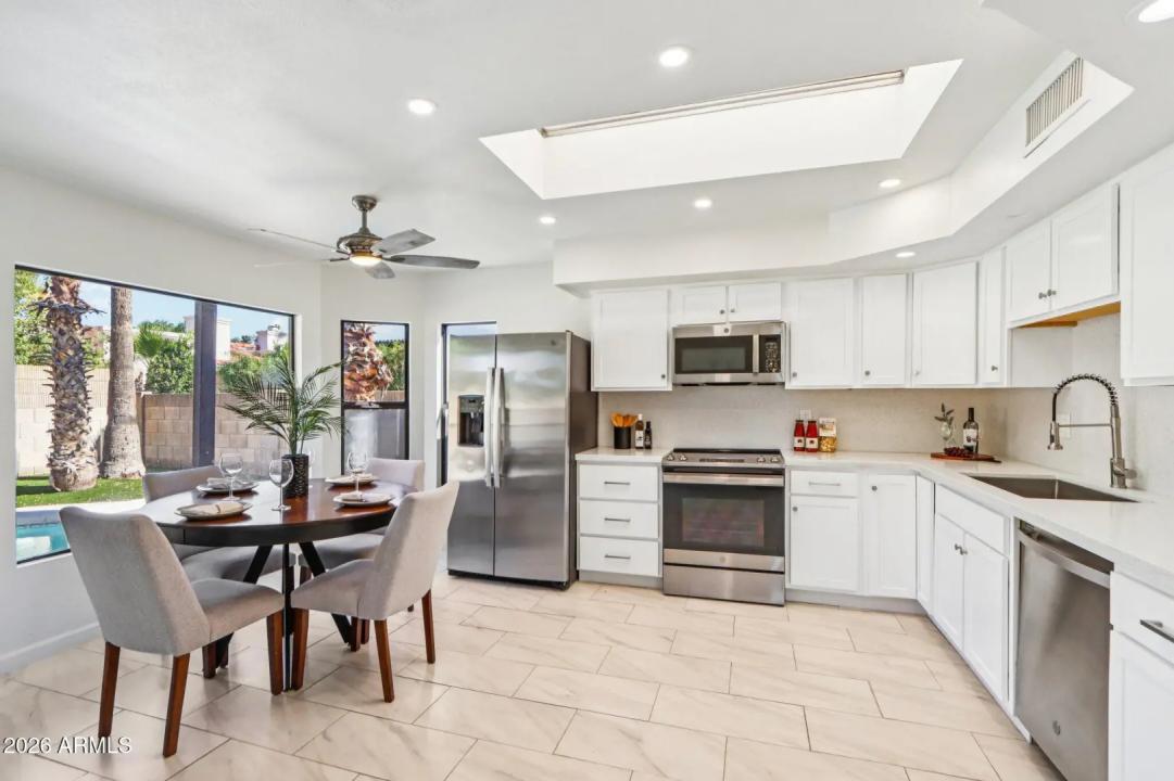 Real Estate Picture 15