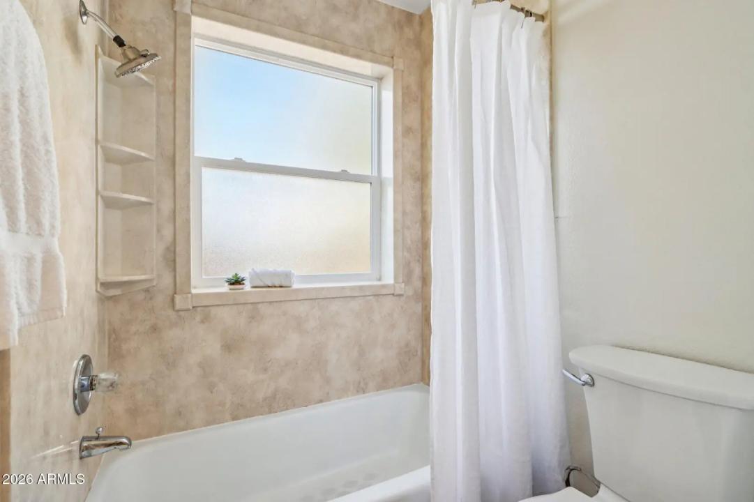 Real Estate Picture 24