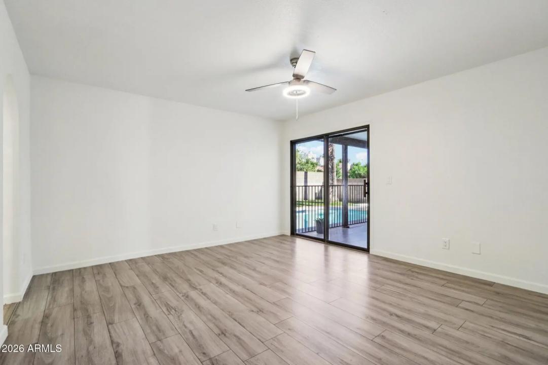 Real Estate Picture 16