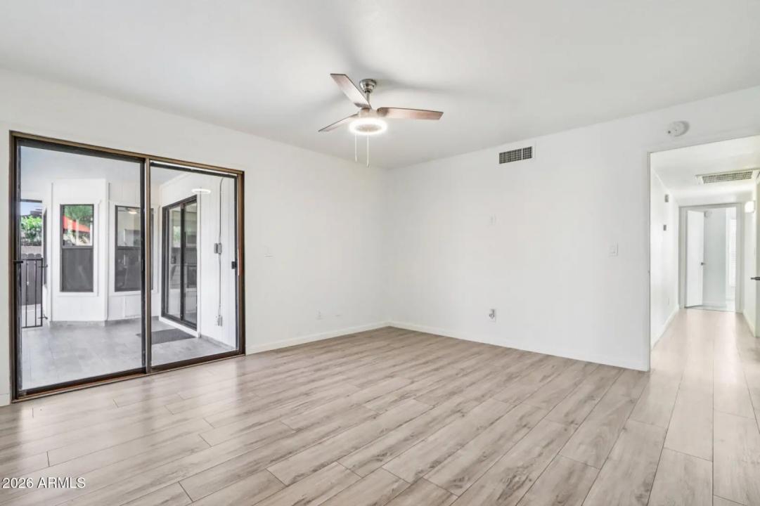 Real Estate Picture 17