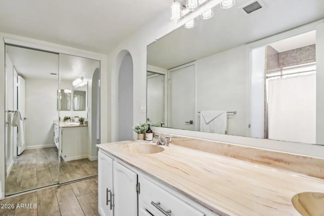 Real Estate Picture 19