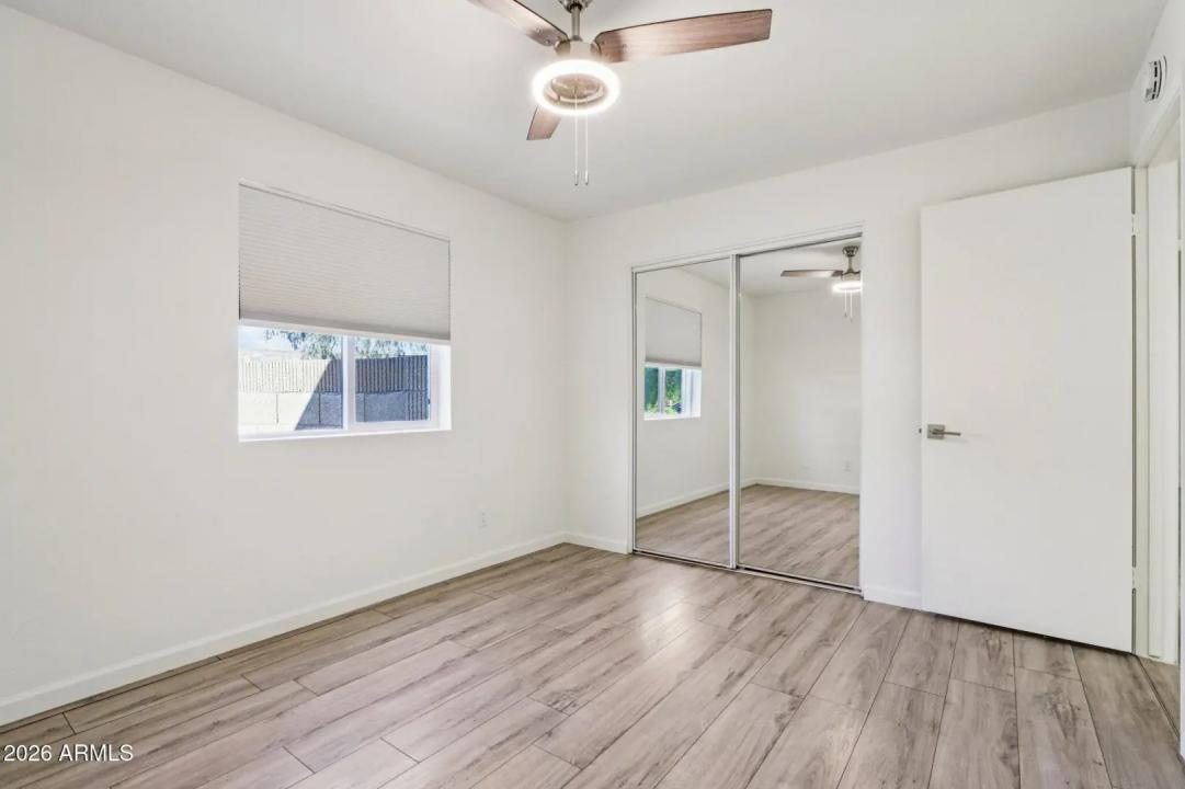 Real Estate Picture 22